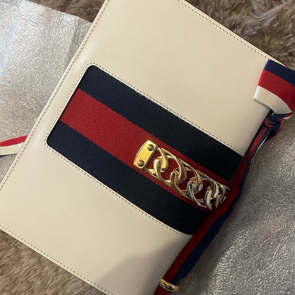 Gucci slyvie bag medium1️⃣5️⃣0️⃣0️⃣ - Picture 6 of 8